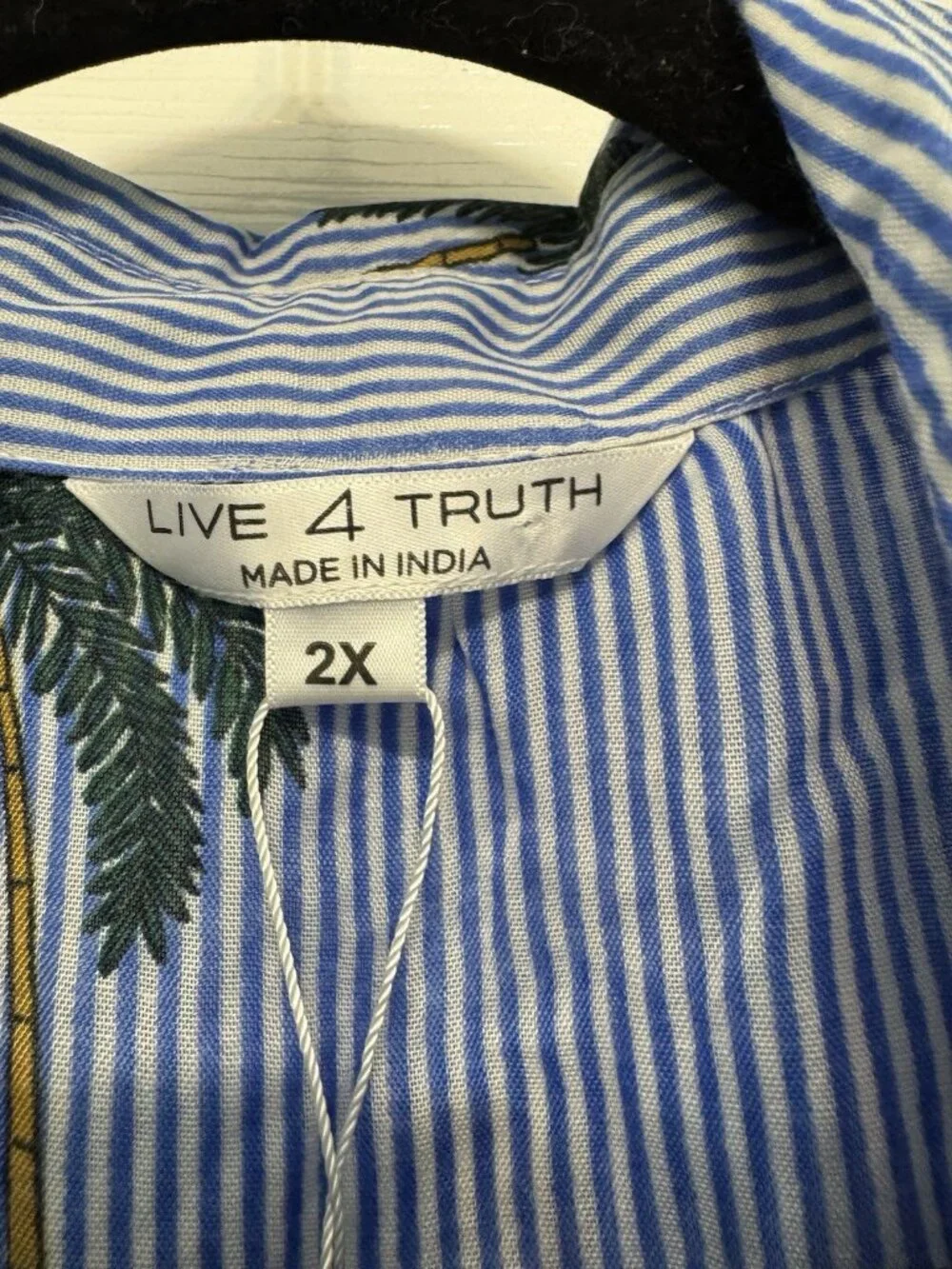 Live 4 Truth Women’s 2X Blue/White Striped Tropical Point Collar Cover-up